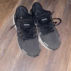 Nike invincible runs-used